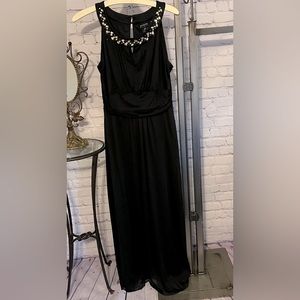 NWT. EN Focus Petite Full Length Dress. Amber Jewel Detailed Neckline. Size 10P.